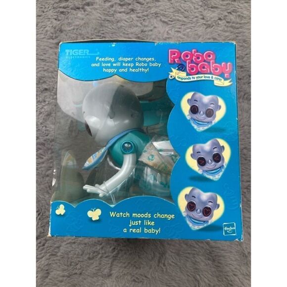 2001 hasboro blue Robo baby interactive baby robot - Picture 4 of 6